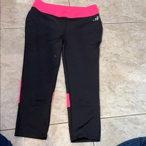 color block youth capri leggings